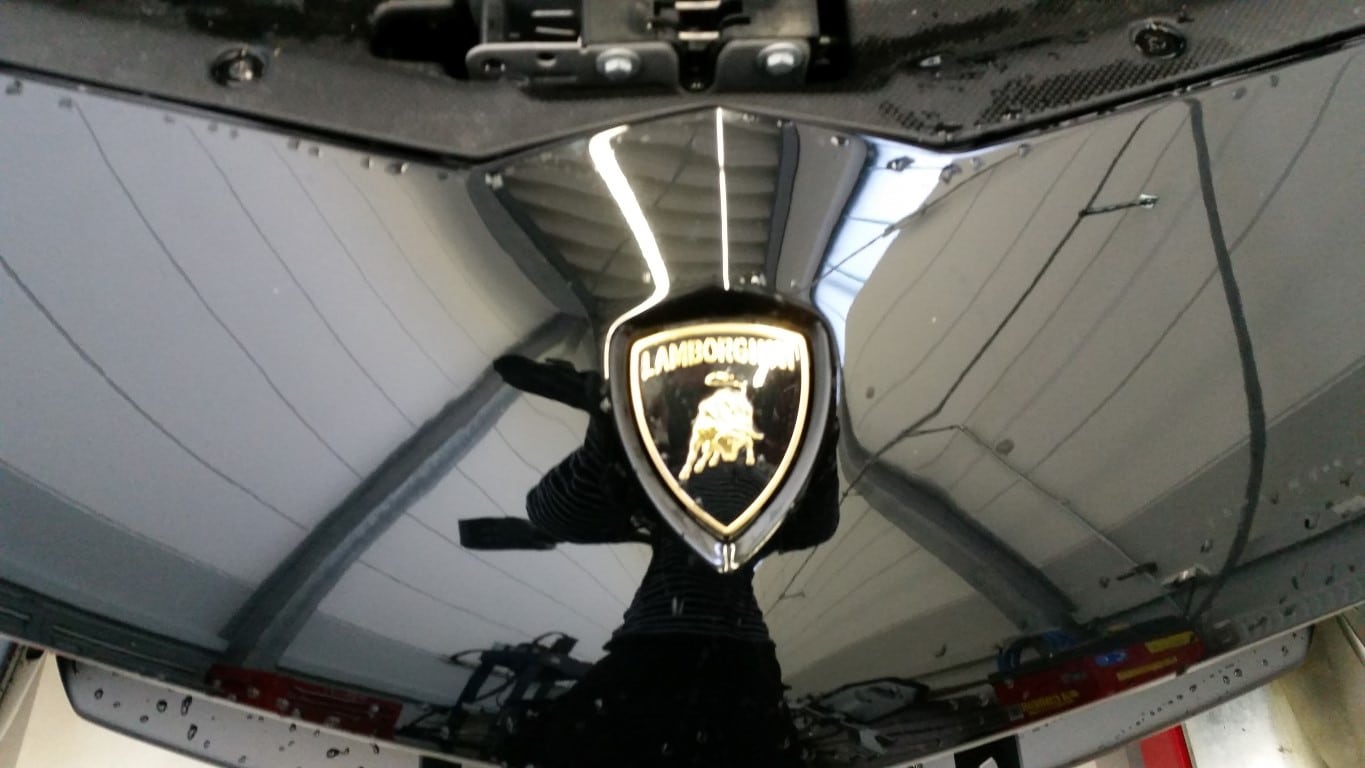 LAMBORGHINI AVENTADOR