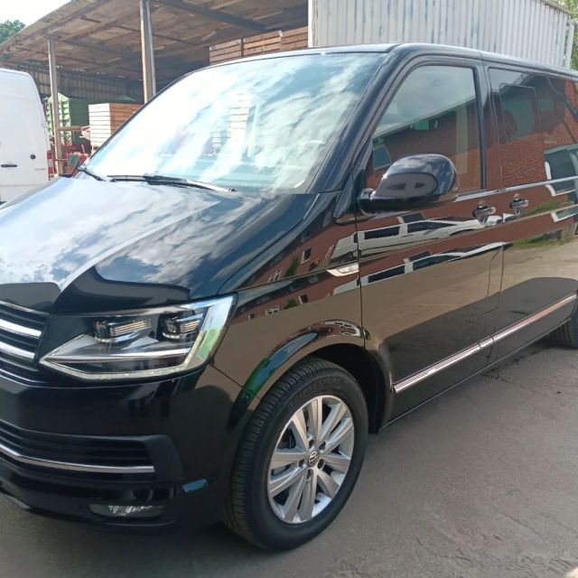 Diesen VW Bus haben wir in mehreren Stufen poliert. 
Um den Lack dauerhaft zu schützen, wurde der Bus Keramikversiegelt.

#mgclean #vw #multivan #vwbus #t6 #keramik #kermikversiegelung #ncp9h #lackschutz #ceramicversiegelung #hamburg #börnsen